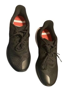 Lane Eight Black The Relay Runner W 7.5